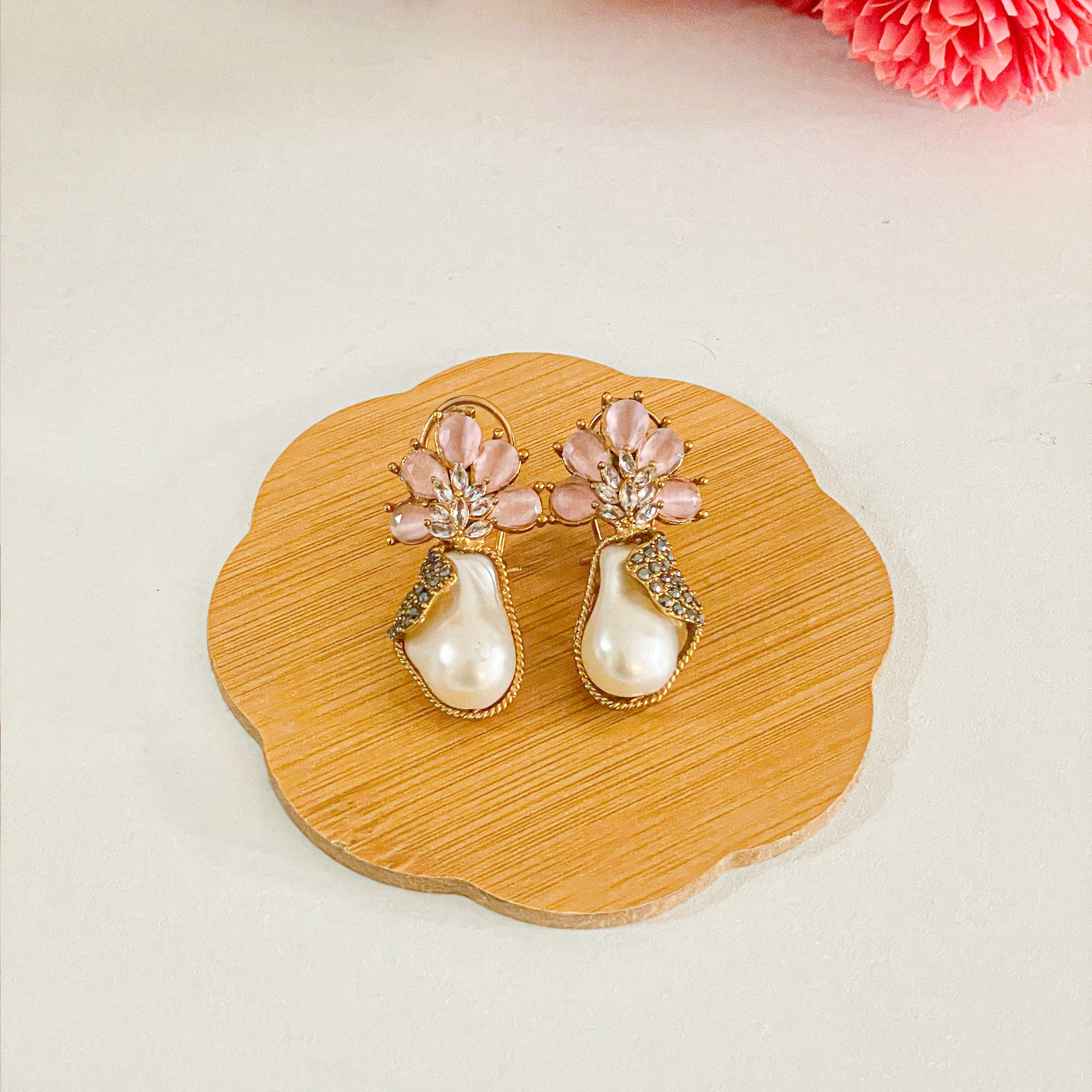 Duraiya Majesty Mother of Pearl Earrings - ER-71