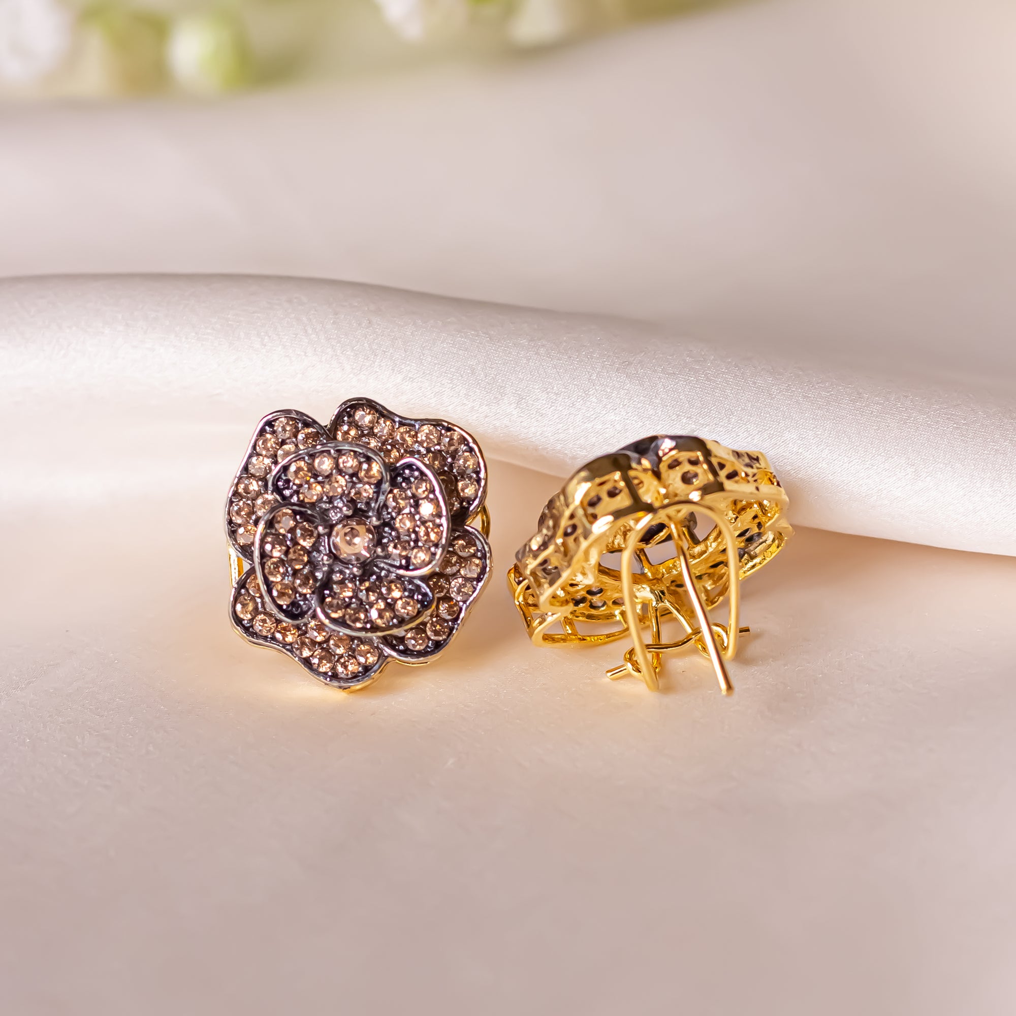 Gul-e-Roshan Earrings